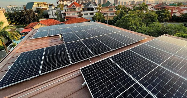 banner pin năng lượng mặt trời